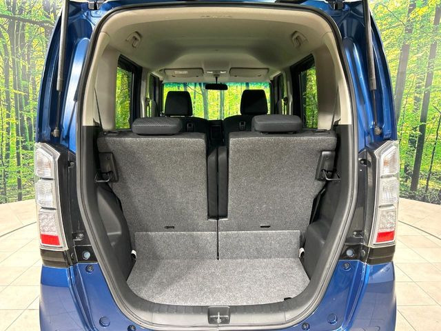 ���i�̂���������ʋ΁A���}���ɏ\���ȉ׎��X�y�[�X���m�ۂ��Ă���܂��B�Z�J���h�V�[�g��|���ƁA�傫�ȉו��̐ύڂ��\�ł���