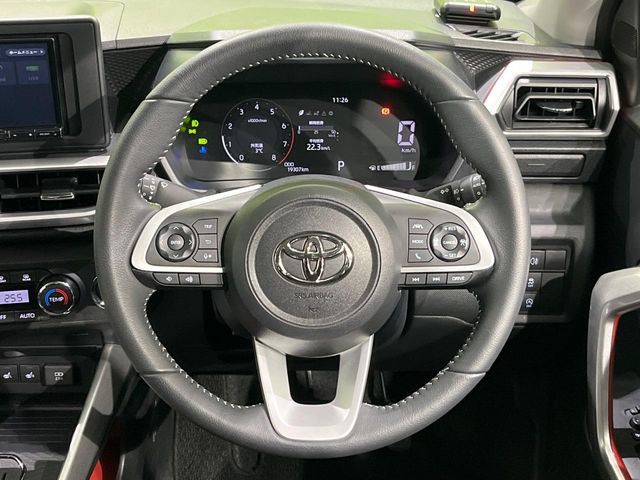 �y�����v�����X�e�A�����O�z�㎿�Ȋv���g�p���邱�ƂŁA��ɂ����������݂ƂĂ��^�]���₷���n���h���ł���