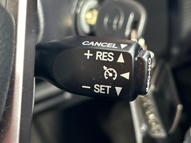 �y�N���[�Y�R���g���[���z�������H�����N���N���s�B�A�N�Z���𗣂��Ă���葬�x�ő��s���ł��A�������^�]���̕��S���y��!�����E�������ȒP�ȃX�C�b�`����Œ����ł��܂��B