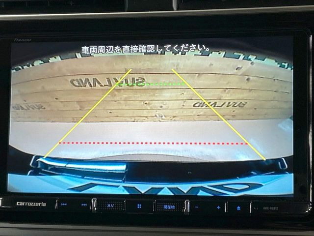 【バックカメラ】駐車時に後方がリアルタイム映像で確認できます。大型商業施設や立体駐車場での駐車時や、夜間のバック時に大活躍!運転スキルに関わらず、今や必須となった装備のひとつです!