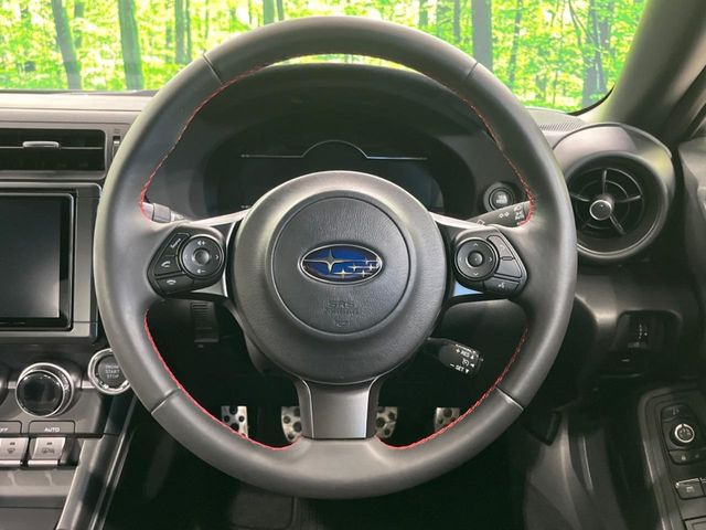 �y�����v�����X�e�A�����O�z�㎿�Ȋv���g�p���邱�ƂŁA��ɂ����������݂ƂĂ��^�]���₷���n���h���ł���