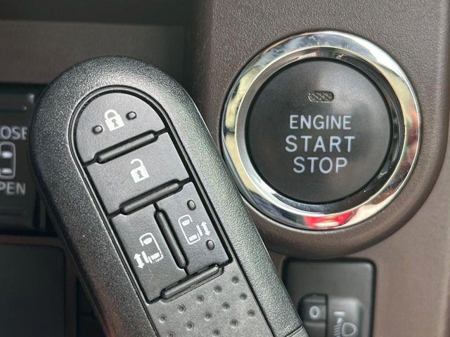 �y�X�}�[�g�L�[�z�J�o����|�P�b�g�ɓ��ꂽ�܂܂ł��h�A�̎{���E�������\�ȃX�}�[�g�L�[�𑕔��B�G���W���̃I���E�I�t�����J�M�����o���K�v����������Ƃ��Ă��֗��ł���