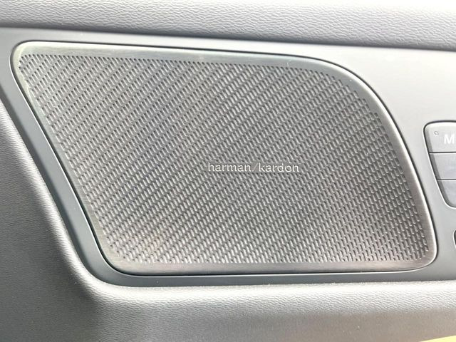 ��harman/kardon�T�E���h�V�X�e��:�I�[�f�B�I��僁�[�J�[����|����v���~�A���X�s�[�J�[�𑕔��B�����̃X�s�[�J�[����A���̗������܂ŕ����鍂�i���ȉ��y�����y���݂��������܂��B
