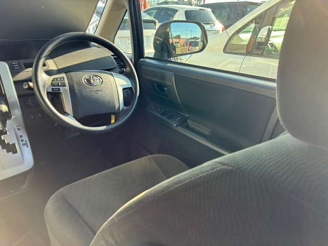 ヴォクシー2.0 X Lエディション 4WD