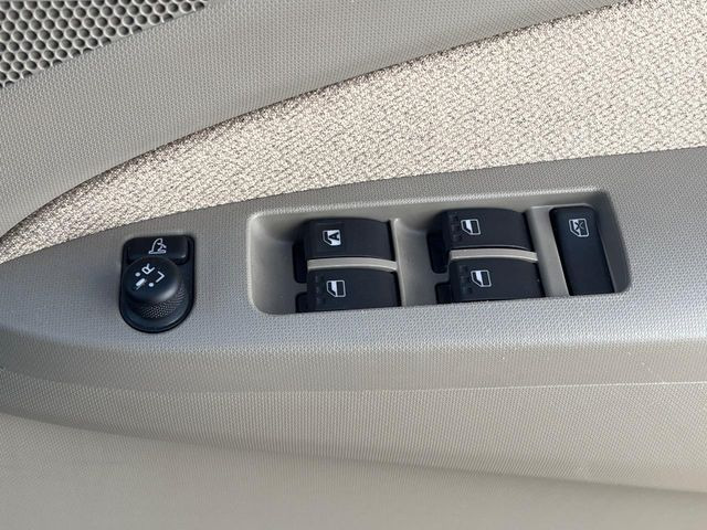 �y�d���i�[�~���[�z�T�C�h�~���[�͓d���i�[���ƂȂ��Ă���A�������ԏ�ł��L�Y�������X�N��}�����܂��B