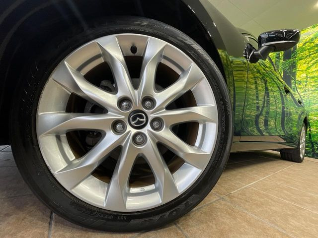 �y����18�C���`�A���~�z�C�[���z�O�ςɃ}�b�`���������A���~�z�C�[���𑕒����Ă���܂��B�e��ЊO�A���~�z�C�[����A�X�^�b�h���X�^�C�����戵�����Ă���܂��B���񂲑��k����������