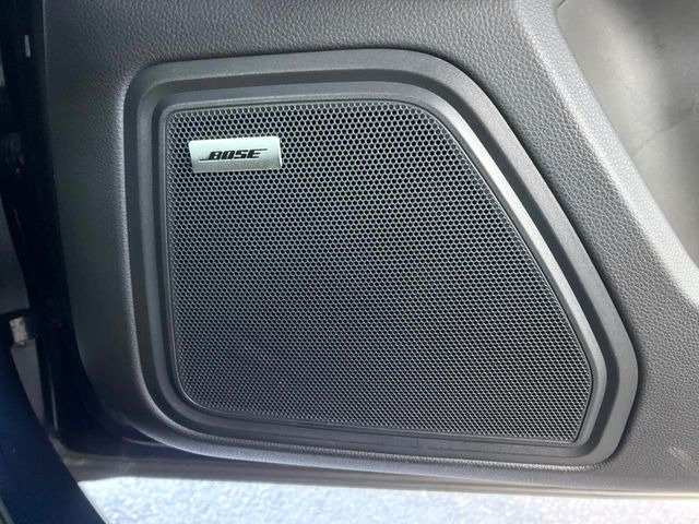 ��BOSE�T���E���h�V�X�e��:���f�����ɍœK�Ȓ������{���ꂽ�A�l�C�̃T�E���h�V�X�e���ł��B�ʏ�̃X�s�[�J�[�Ɣ�r���Ă����̍L���肪�������܂��B���񂲗��X�̏ゲ�̊����������B