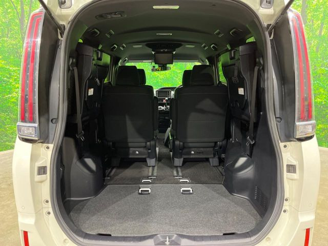 ���i�̂���������ʋ΁A���}���ɏ\���ȉ׎��X�y�[�X���m�ۂ��Ă���܂��B�Z�J���h�V�[�g��|���ƁA�傫�ȉו��̐ύڂ��\�ł���