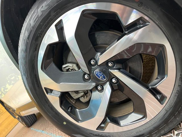 �y����18�C���`�A���~�z�C�[���z�O�ςɃ}�b�`���������A���~�z�C�[���𑕒����Ă���܂��B�e��ЊO�A���~�z�C�[����A�X�^�b�h���X�^�C�����戵�����Ă���܂��B���񂲑��k����������