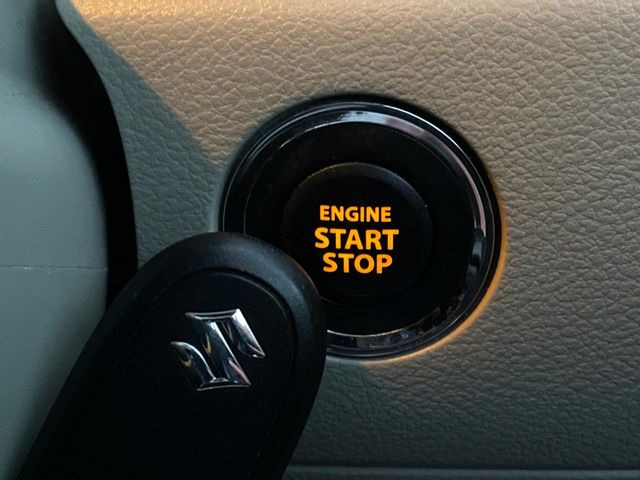 �y�L�[���X�X�^�[�g�V�X�e���z�J�o����|�P�b�g�ɓ��ꂽ�܂܂ł��h�A�̎{���E�������\�ȃX�}�[�g�L�[�𑕔��B�G���W���̃I���E�I�t�����J�M�����o���K�v����������Ƃ��Ă��֗��ł���