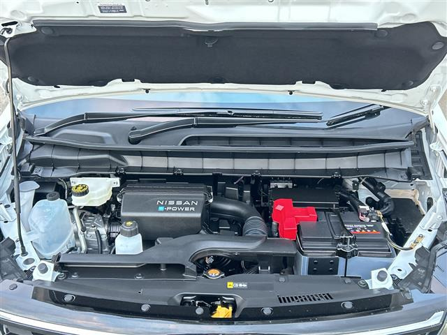 セレナ1.4 e-POWER ハイウェイスターV