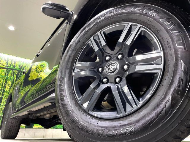 �y����17�C���`�A���~�z�C�[���z�O�ςɃ}�b�`���������A���~�z�C�[���𑕒����Ă���܂��B�e��ЊO�A���~�z�C�[����A�X�^�b�h���X�^�C�����戵�����Ă���܂��B���񂲑��k����������