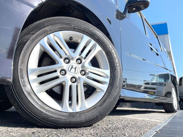 �y����16�C���`�A���~�z�C�[���z�O�ςɃ}�b�`���������A���~�z�C�[���𑕒����Ă���܂��B�e��ЊO�A���~�z�C�[����A�X�^�b�h���X�^�C�����戵�����Ă���܂��B���񂲑��k����������