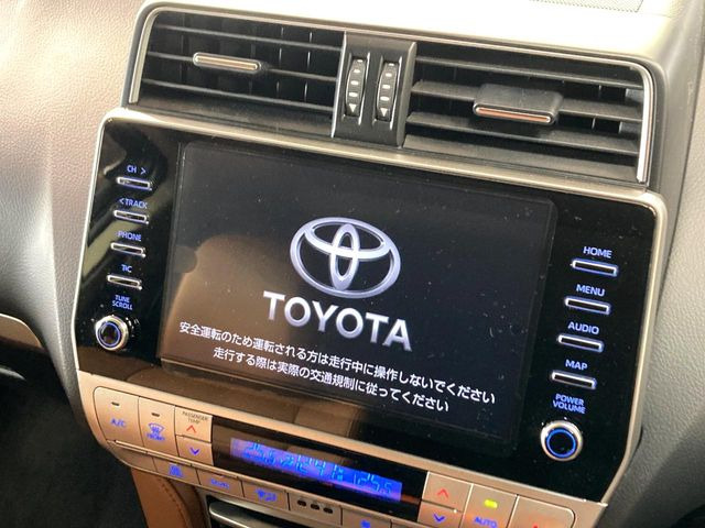 �y���[�J�[�����i�r�z�C���e���A�ɗn�����ރX�^�C���b�V���ȁu��p�݌v�v���[�J�[�i�r�𑕔��􎋔F���⑀�쐫�ȂǊ�{���\�ɂ��D��A���㎿�ȃJ�[���C�t�����y���݂��������܂��B