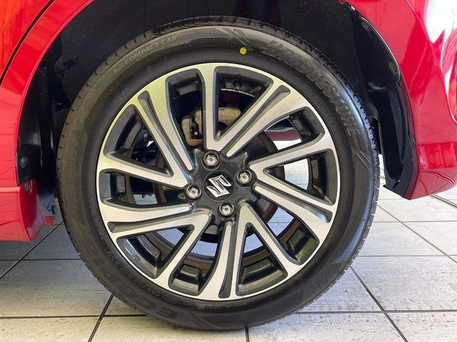 �y�����A���~�z�C�[���z�O�ςɃ}�b�`���������A���~�z�C�[���𑕒����Ă���܂��B�e��ЊO�A���~�z�C�[����A�X�^�b�h���X�^�C�����戵�����Ă���܂��B���񂲑��k����������