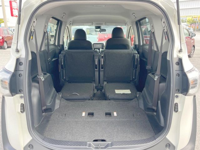 ���i�̂���������ʋ΁A���}���ɏ\���ȉ׎��X�y�[�X���m�ۂ��Ă���܂��B�Z�J���h�V�[�g��|���ƁA�傫�ȉו��̐ύڂ��\�ł���