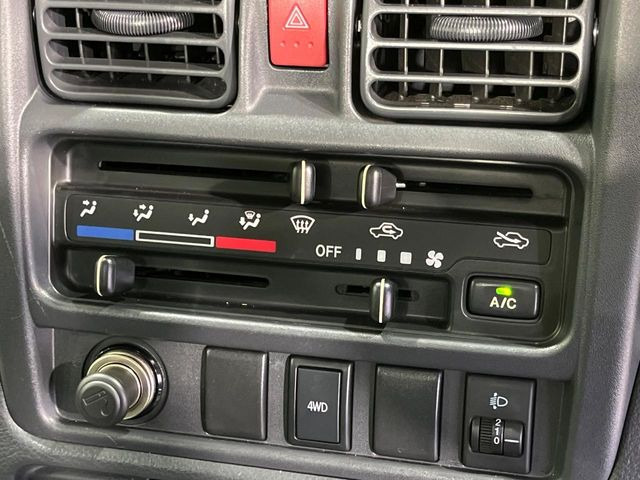 �����~�������Ă��S�Ȃɉ��K�ȋ󒲂�͂��Ă����A�_�C�������G�A�R���𑕔���