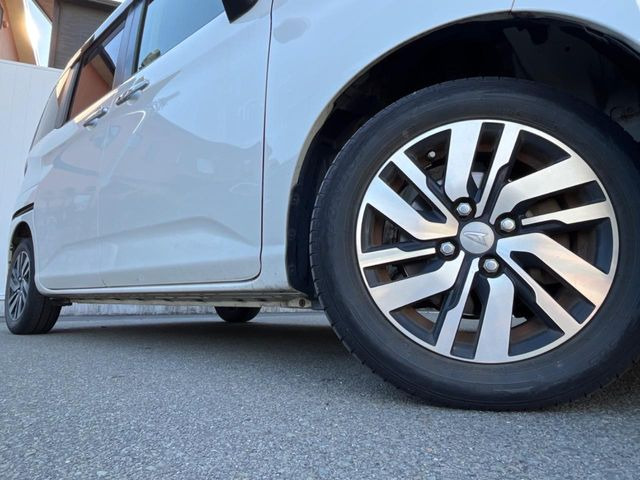 �y����14�C���`�A���~�z�C�[���z�O�ςɃ}�b�`���������A���~�z�C�[���𑕒����Ă���܂��B�e��ЊO�A���~�z�C�[����A�X�^�b�h���X�^�C�����戵�����Ă���܂��B���񂲑��k����������