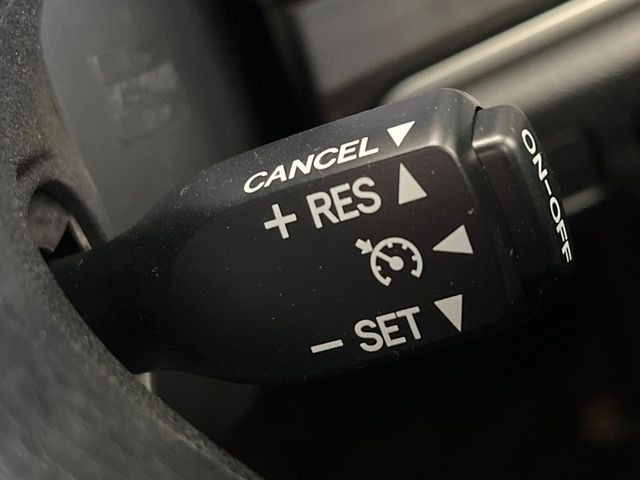 �y�N���[�Y�R���g���[���z�������H�����N���N���s�B�A�N�Z���𗣂��Ă���葬�x�ő��s���ł��A�������^�]���̕��S���y��!�����E�������ȒP�ȃX�C�b�`����Œ����ł��܂��B