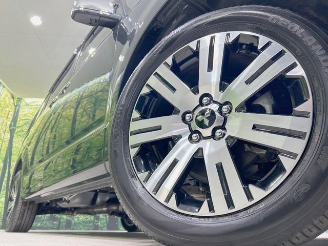 �y���������C���`�A���~�z�C�[���z�O�ςɃ}�b�`���������A���~�z�C�[���𑕒����Ă���܂��B�e��ЊO�A���~�z�C�[����A�X�^�b�h���X�^�C�����戵�����Ă���܂��B���񂲑��k����������