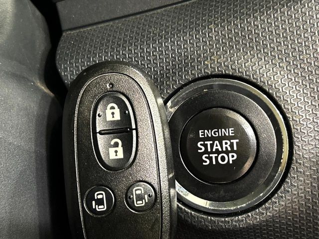 �y�L�[���X�X�^�[�g�V�X�e���z�J�o����|�P�b�g�ɓ��ꂽ�܂܂ł��h�A�̎{���E�������\�ȃX�}�[�g�L�[�𑕔��B�G���W���̃I���E�I�t�����J�M�����o���K�v����������Ƃ��Ă��֗��ł���