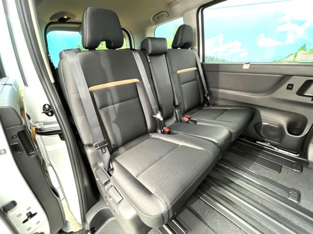 ���i���ȃI���W�i���t���A�}�b�g���I�v�V�����ɂĂ��p�ӂ��Ă���܂��B���D���ȃf�U�C����J���[�����Ԃɍ��킹�đI��ł����������Ƃ��ł��܂���