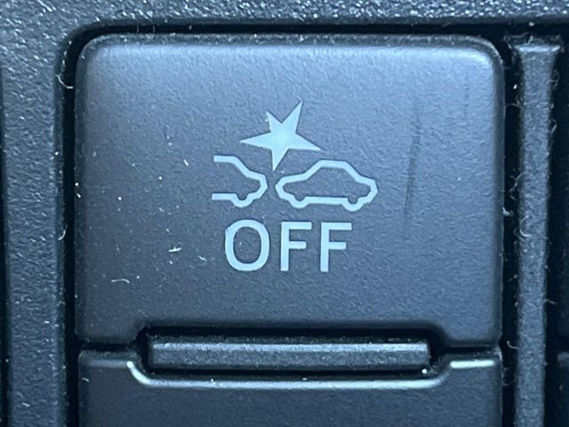 �y�X�}�[�g�A�V�X�g�z���s���ɑO���̎ԗ�����F�����A�Փ˂������Ȏ��͌x��ƃu���[�L�ŏՓˉ���Ɣ�Q�y�����A�V�X�g�B�����S�Ƀh���C�u�����y���݂��������܂��B