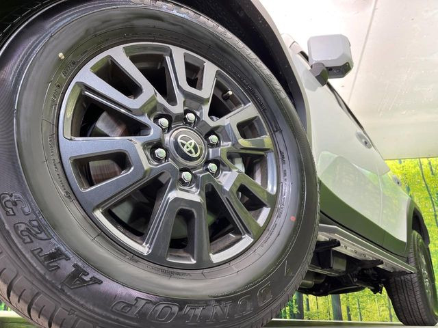 �y�����A���~�z�C�[���z�O�ςɃ}�b�`���������A���~�z�C�[���𑕒����Ă���܂��B�e��ЊO�A���~�z�C�[����A�X�^�b�h���X�^�C�����戵�����Ă���܂��B���񂲑��k����������