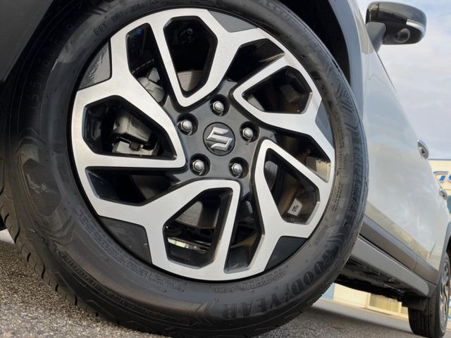 �y����16�C���`�A���~�z�C�[���z�O�ςɃ}�b�`���������A���~�z�C�[���𑕒����Ă���܂��B�e��ЊO�A���~�z�C�[����A�X�^�b�h���X�^�C�����戵�����Ă���܂��B���񂲑��k����������