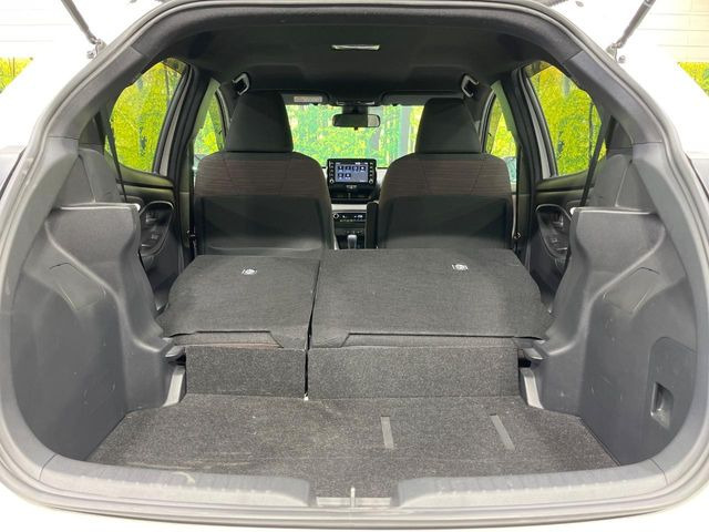 ���i�̂���������ʋ΁A���}���ɏ\���ȉ׎��X�y�[�X���m�ۂ��Ă���܂��B�Z�J���h�V�[�g��|���ƁA�傫�ȉו��̐ύڂ��\�ł���