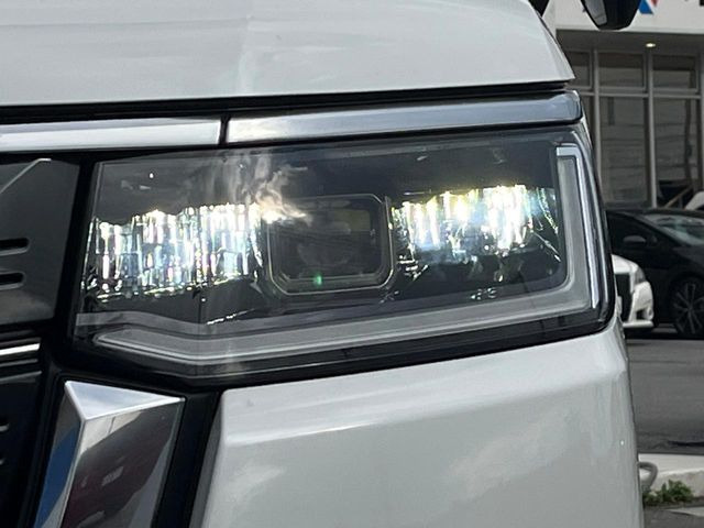 �yLED�w�b�h���C�g�z���V����ԑ��s�����ǍD�Ȏ��E���m�ۂ����S���ĉ^�]�ł��鍂�P�xLED�w�b�h���C�g�𑕔�!�_�����x�������A����d�͂��}�����Ă��܂��B