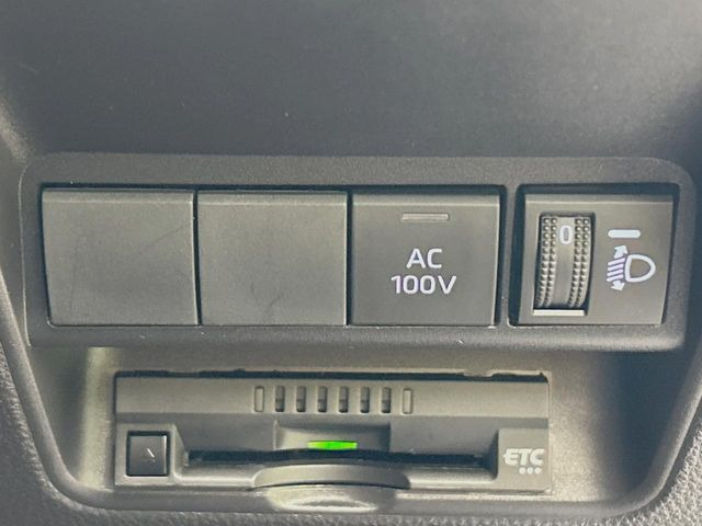 �y�A�N�Z�T���[�R���Z���g�z�L�����v��X�|�[�c�A�A�E�g�h�A�ł̃A�N�e�B�r�e�B�͂������A�ЊQ�E��d�̍ۂɏ����ɂ��Ȃ�AC100V�R���Z���g�𑕔���P�[�^�C��^�u���b�g�A�Q�[���@��̏[�d�ɂ�