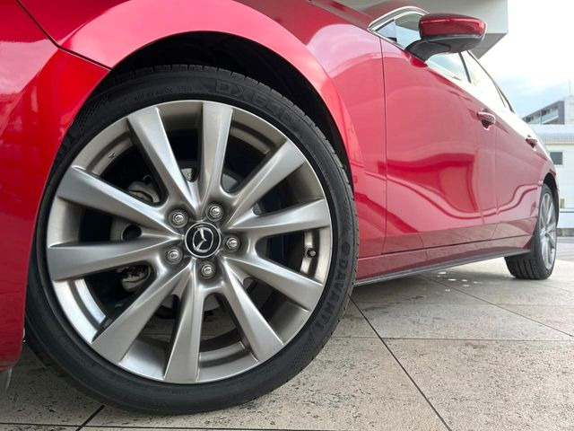 �y����18�C���`�A���~�z�C�[���z�O�ςɃ}�b�`���������A���~�z�C�[���𑕒����Ă���܂��B�e��ЊO�A���~�z�C�[����A�X�^�b�h���X�^�C�����戵�����Ă���܂��B���񂲑��k����������