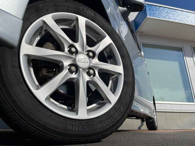 �y����14�C���`�A���~�z�C�[���z�O�ςɃ}�b�`���������A���~�z�C�[���𑕒����Ă���܂��B�e��ЊO�A���~�z�C�[����A�X�^�b�h���X�^�C�����戵�����Ă���܂��B���񂲑��k����������