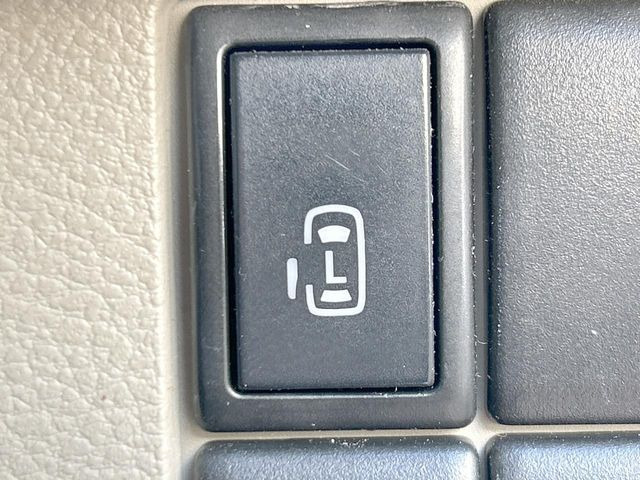 �y�p���[�X���C�h�h�A�z�X�}�[�g�L�[��^�]�Ȃ̃X�C�b�`�ŃX���C�h�h�A�̊J���\���d��������͂����ăh�A���J����K�v�������A���������q�l�ł��A�d���ו��������Ă��鎞�����N�ɊJ���߂ł��܂���