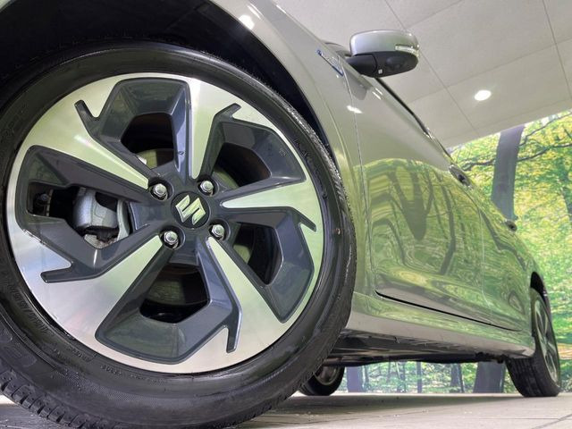 �y�O���[�h��p����16�C���`�A���~�z�C�[���z�f�U�C�����̍��������A���~�z�C�[���𑕒����Ă���܂��B�e��ЊO�A���~�z�C�[����A�X�^�b�h���X�^�C�����戵�����Ă���܂��B���񂲑��k����������