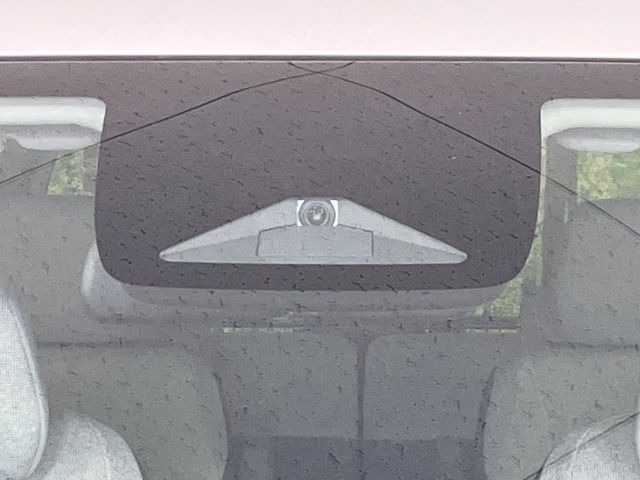 �y�z���_�Z���V���O�z���s���ɑO���̎ԗ�����F�����A�Փ˂������Ȏ��͌x��ƃu���[�L�ŏՓˉ���Ɣ�Q�y�����A�V�X�g�B�����S�Ƀh���C�u�����y���݂��������܂��B