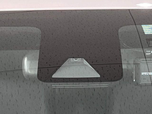 �y�g���^�Z�[�t�e�B�Z���X�z���s���ɑO���̎ԗ�����F�����A�Փ˂������Ȏ��͌x��ƃu���[�L�ŏՓˉ���Ɣ�Q�y�����A�V�X�g�B�����S�Ƀh���C�u�����y���݂��������܂��B