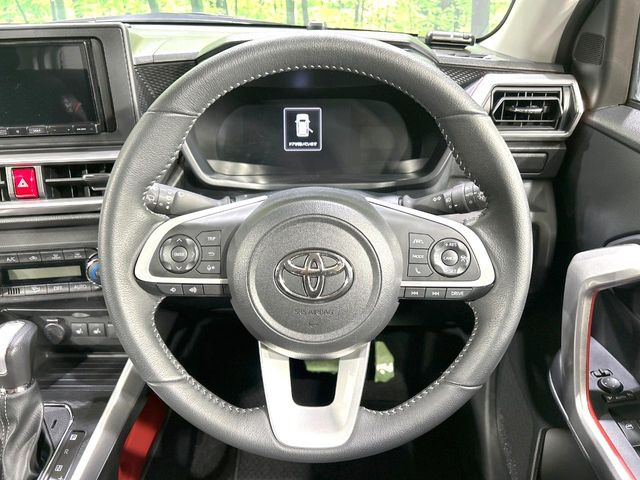 �y�����v�����X�e�A�����O�z�㎿�Ȋv���g�p���邱�ƂŁA��ɂ����������݂ƂĂ��^�]���₷���n���h���ł���