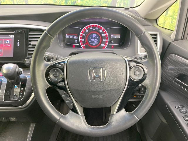 �y�����v�����X�e�A�����O�z�㎿�Ȋv���g�p���邱�ƂŁA��ɂ����������݂ƂĂ��^�]���₷���n���h���ł���