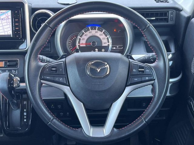 �y�����v�����X�e�A�����O�z�㎿�Ȋv���g�p���邱�ƂŁA��ɂ����������݂ƂĂ��^�]���₷���n���h���ł���