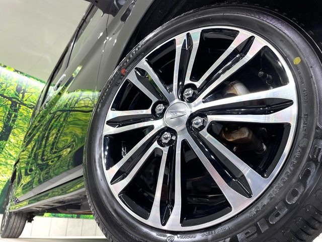 �y����15�C���`�A���~�z�C�[���z�O�ςɃ}�b�`���������A���~�z�C�[���𑕒����Ă���܂��B�e��ЊO�A���~�z�C�[����A�X�^�b�h���X�^�C�����戵�����Ă���܂��B���񂲑��k����������