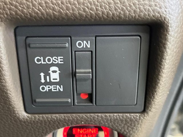 �y�p���[�X���C�h�h�A�z�X�}�[�g�L�[��^�]�Ȃ̃X�C�b�`�ŃX���C�h�h�A�̊J���\���d��������͂����ăh�A���J����K�v�������A���������q�l�ł��A�d���ו��������Ă��鎞�����N�ɊJ���߂ł��܂���