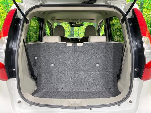 ���i�̂���������ʋ΁A���}���ɏ\���ȉ׎��X�y�[�X���m�ۂ��Ă���܂��B�Z�J���h�V�[�g��|���ƁA�傫�ȉו��̐ύڂ��\�ł���