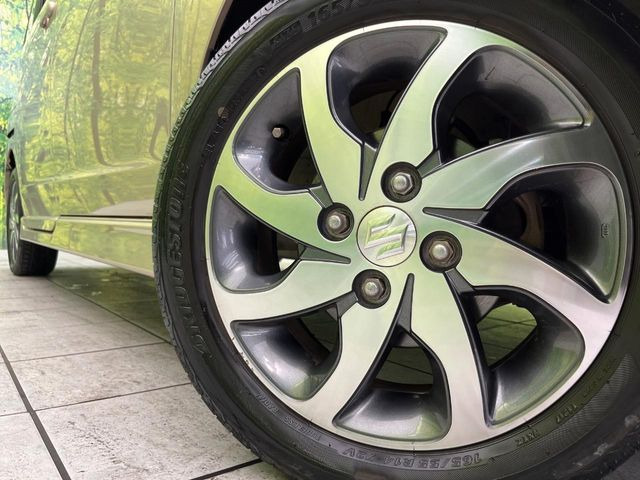 �y����14�C���`�A���~�z�C�[���z�O�ςɃ}�b�`���������A���~�z�C�[���𑕒����Ă���܂��B�e��ЊO�A���~�z�C�[����A�X�^�b�h���X�^�C�����戵�����Ă���܂��B���񂲑��k����������