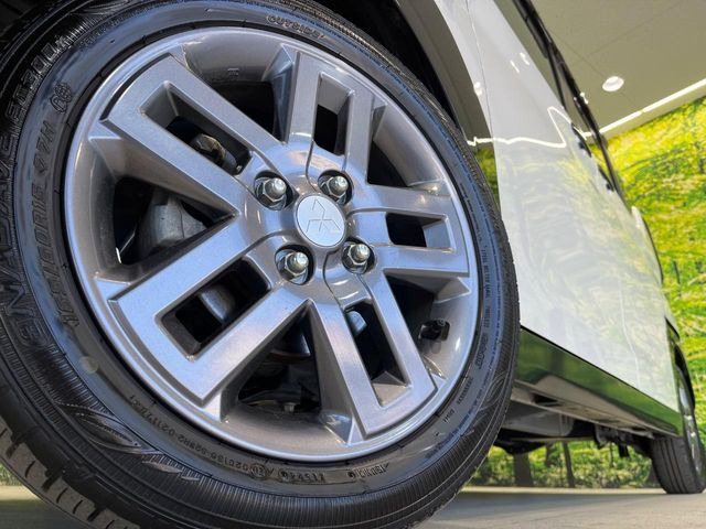 �y����15�C���`�A���~�z�C�[���z�O�ςɃ}�b�`���������A���~�z�C�[���𑕒����Ă���܂��B�e��ЊO�A���~�z�C�[����A�X�^�b�h���X�^�C�����戵�����Ă���܂��B���񂲑��k����������