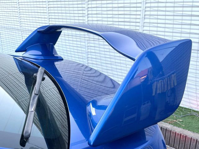 �y��^���A�E�C���O�z