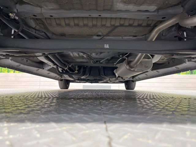 ��D�]�𒸂��Ă���܂��{�f�B�̒e�X�v���b�V���R�[�g���D�]��t���B�ʏ�̃K���X�R�[�g�ƈقȂ�A�ϋv�N��6�N�̖��@���K���X�R�[�e�B���O���A�{�f�B���L���C�ȏ�Ԃɕۂ��Ă���܂��B