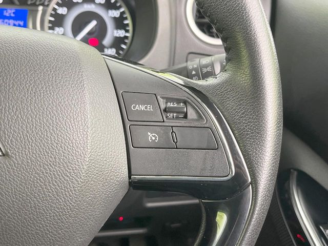 �y�N���[�Y�R���g���[���z�������H�����N���N���s�B�A�N�Z���𗣂��Ă���葬�x�ő��s���ł��A�������^�]���̕��S���y��!�����E�������ȒP�ȃX�C�b�`����Œ����ł��܂��B