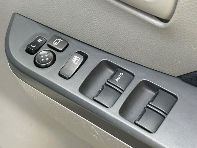 �y�d���i�[�~���[�z�T�C�h�~���[�͓d���i�[���ƂȂ��Ă���A�������ԏ�ł��L�Y�������X�N��}�����܂��B